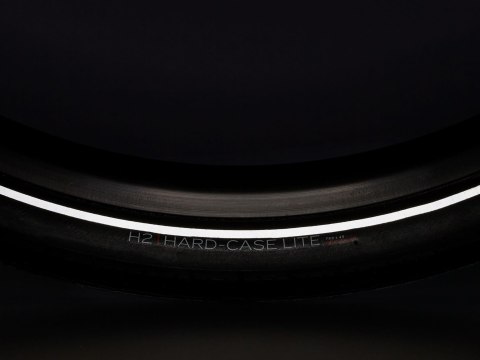 Opona Bontrager H2 Hard-Case Lite 700 x 45c odblask