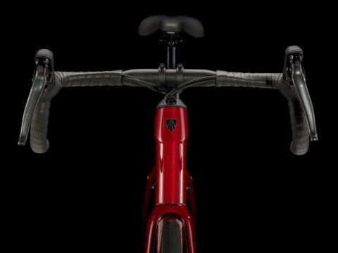 Trek Domane Al 2 Generacja 4 Crimson to Dark Carmine Fade 2026 (54)