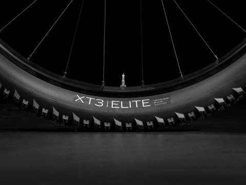 Trek Marlin 6 Generacja 3 Rage Red to Deep Dark Blue Fade 2025 (XXL)