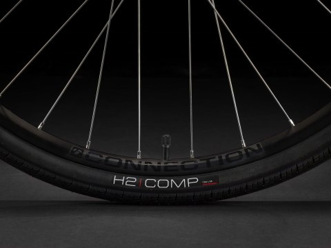 Trek FX 2 Generacja 4 Lava 2025 (L)