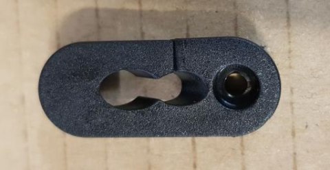 Osłonka przeciwkurzowa Internal Cable Routing Port Plug/Cover 2 hole 4.2mm/5.2mm
